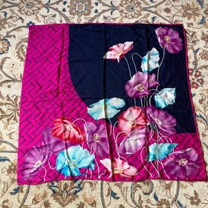 Oscar de la Renta vintage silky poppy scarf. 30”X 30” approximately.